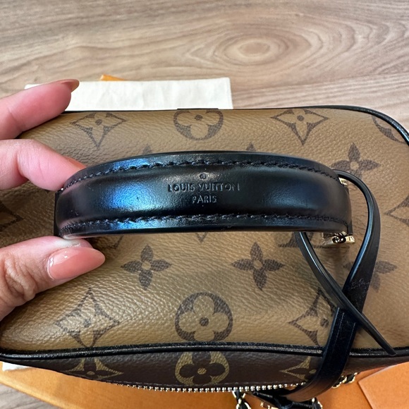 Louis Vuitton Vanity - Picture 6 of 12